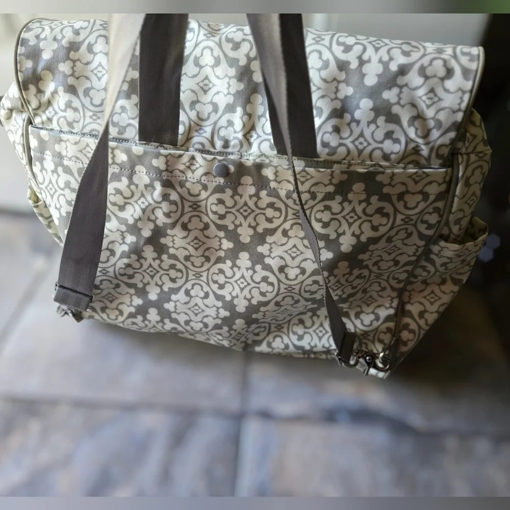 Petunia Pickle Bottom‎ XLarge Diaper Bag